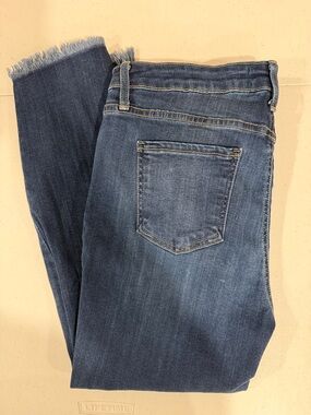 Just Black Raw Hem Cropped Jeans in Medium Blue